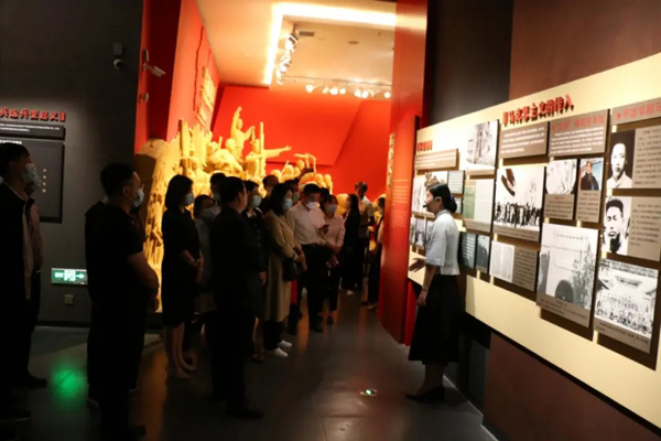 平?jīng)鲢垂军h委組織各支部開展“重溫歷史、砥礪前行”(圖2)